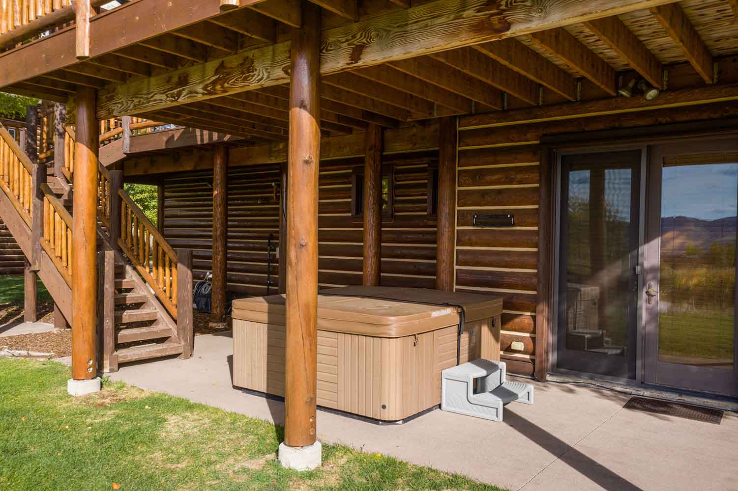 Rymell Log Cabin for Rent - Victor Idaho