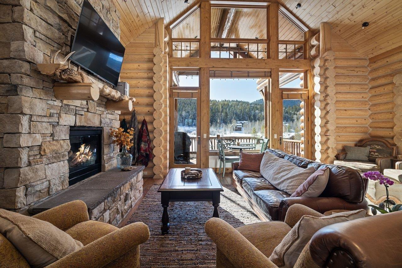 Eagle's Nest Cabin - Victor Idaho