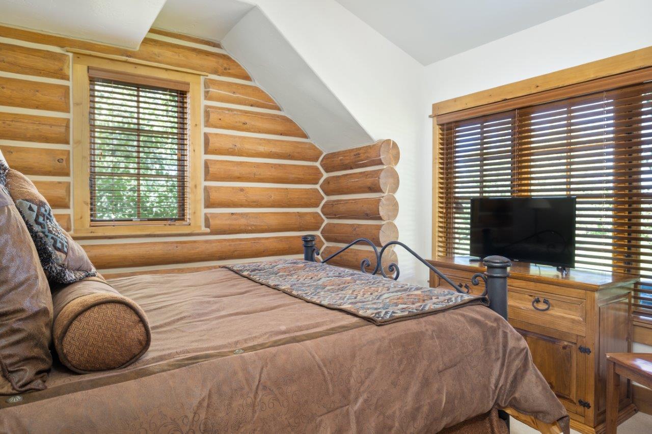 Cutthroat 3 Bedroom Cabin